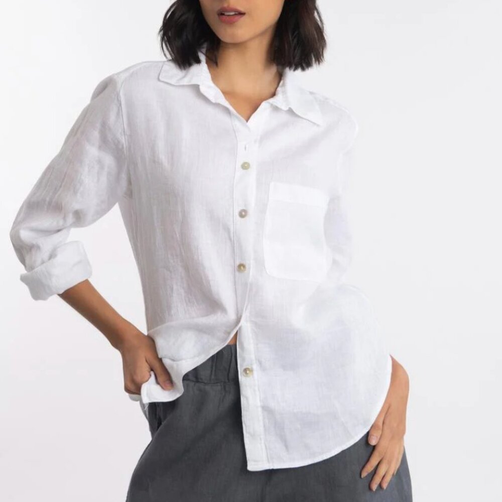 Luna Luz White Linen Classic Button Down